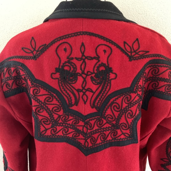 VINTAGE | 100% wool Handmade Guatemalan bolero jacket red & black embroidered - Picture 6 of 9